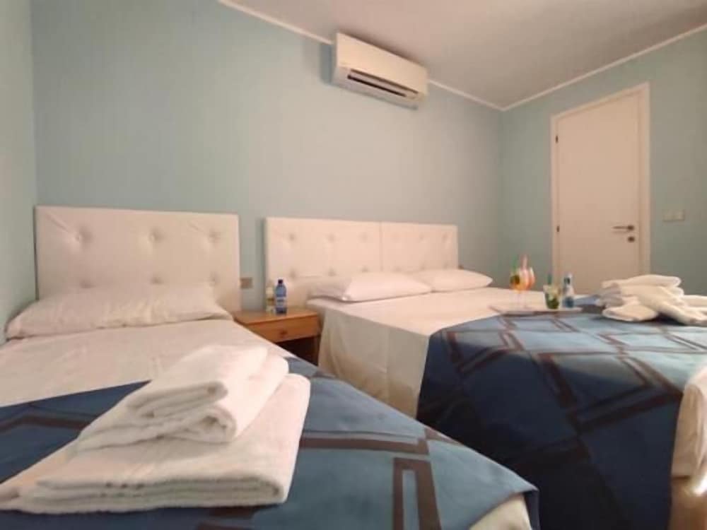 Фото Hotel Villa Mirella