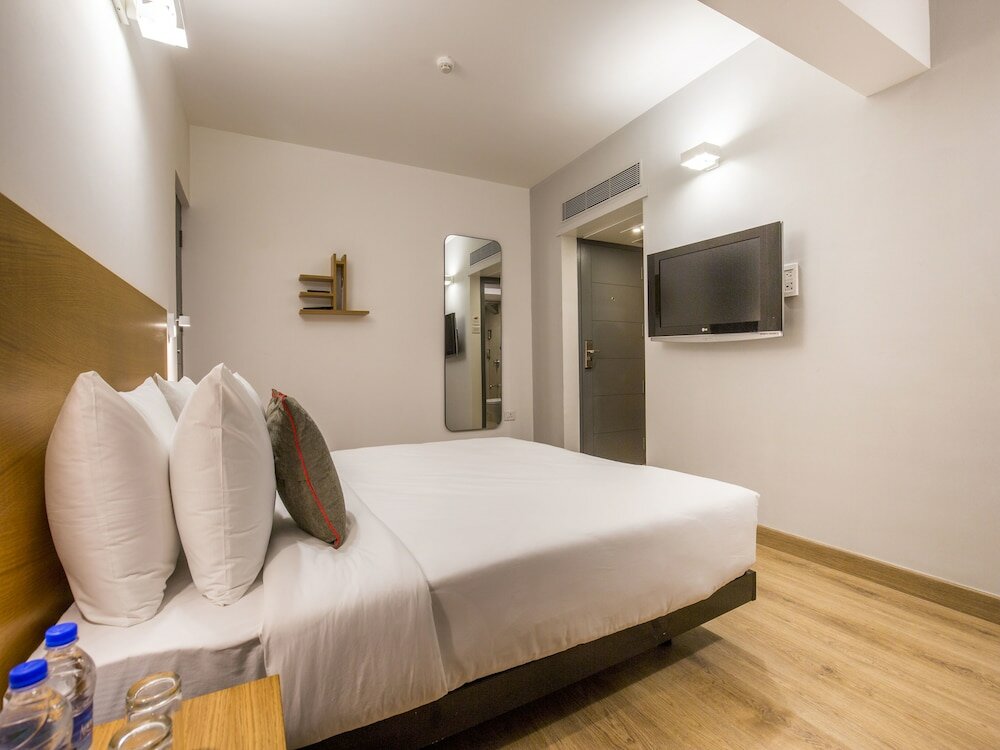 Фото Oyo Townhouse 022 Koregaon Park Pune