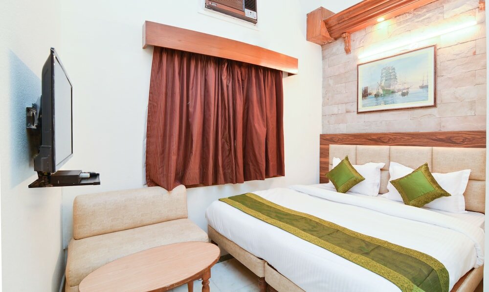 Фото Treebo The Daffodils