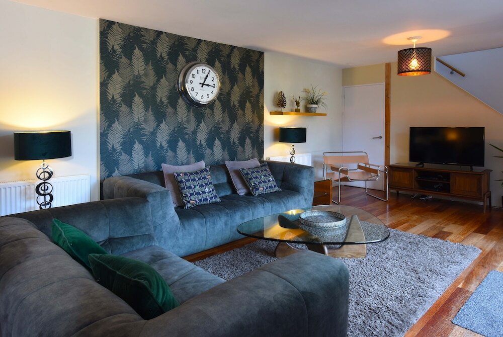 Фото Cedar House at The Old Fire Station