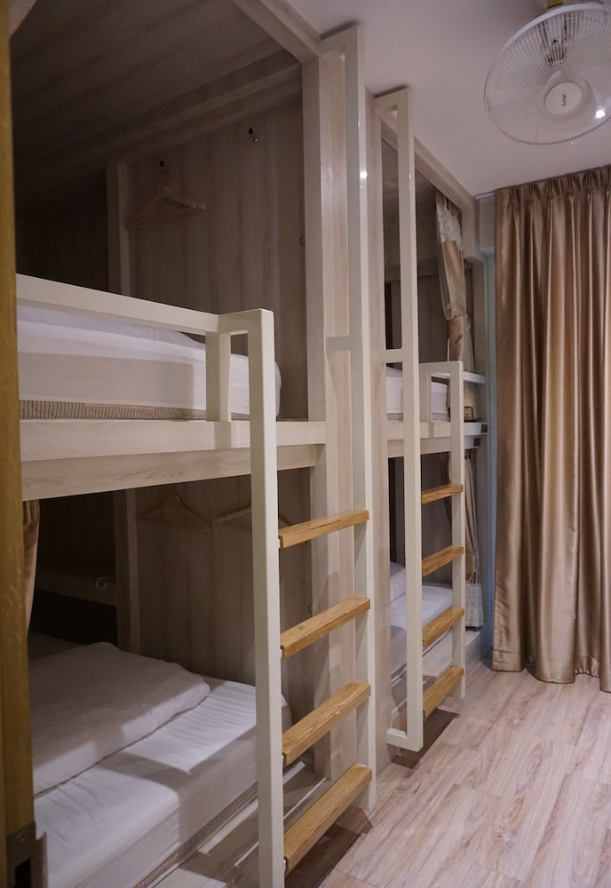 Фото Mariya Lady Hostel At Suvarnabhumi Airport - Female Only