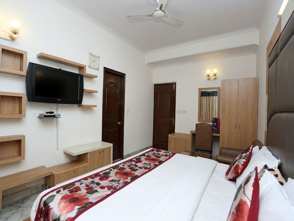 Фото Oyo 1879 Hotel Imperial Inn