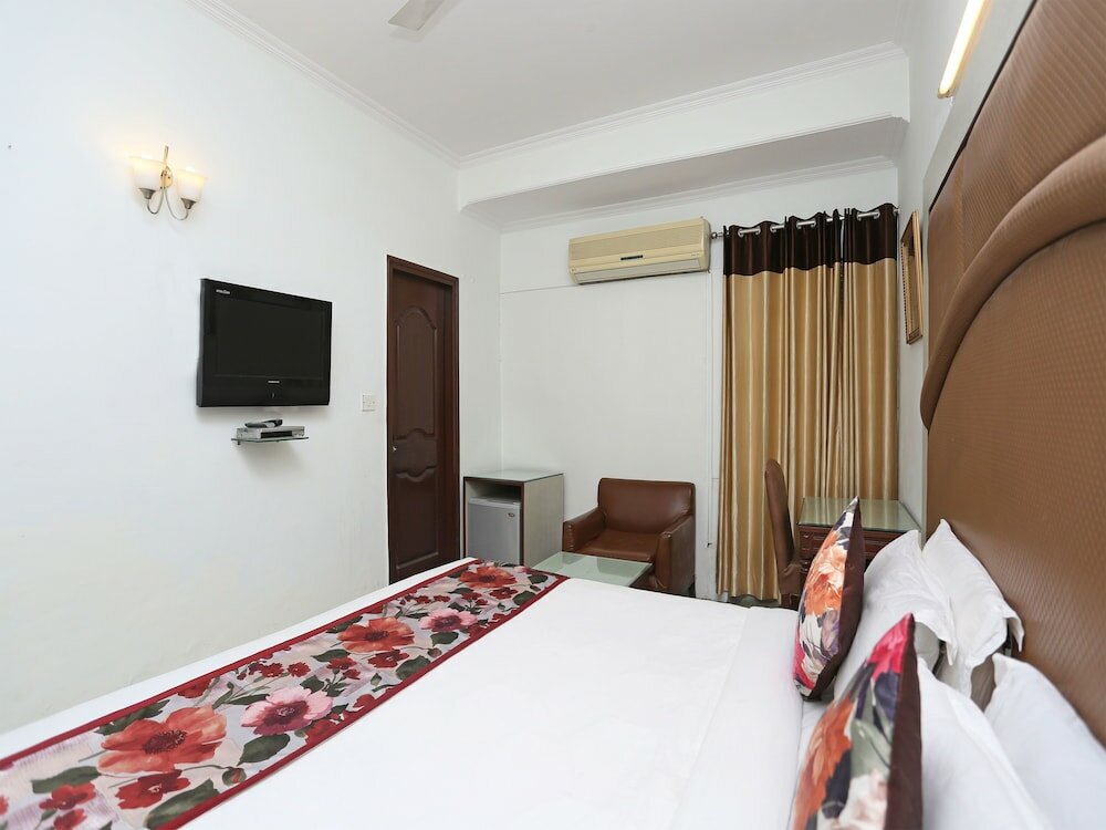 Фото Oyo 1879 Hotel Imperial Inn