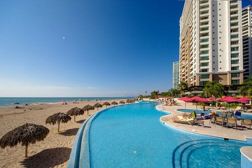 Гостиница 24th Floor Beachfront 1 Bedroom в Пуэрто-Вальярта