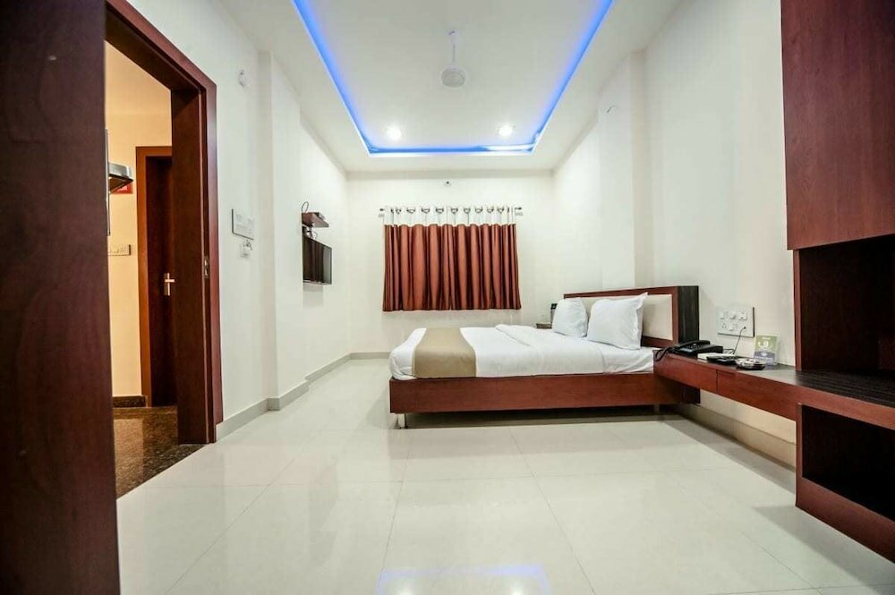 Фото Hotel Durga Silver Line