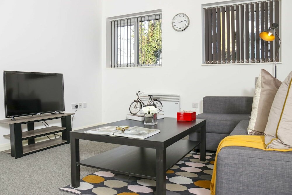 Фото Upton Road Apartments