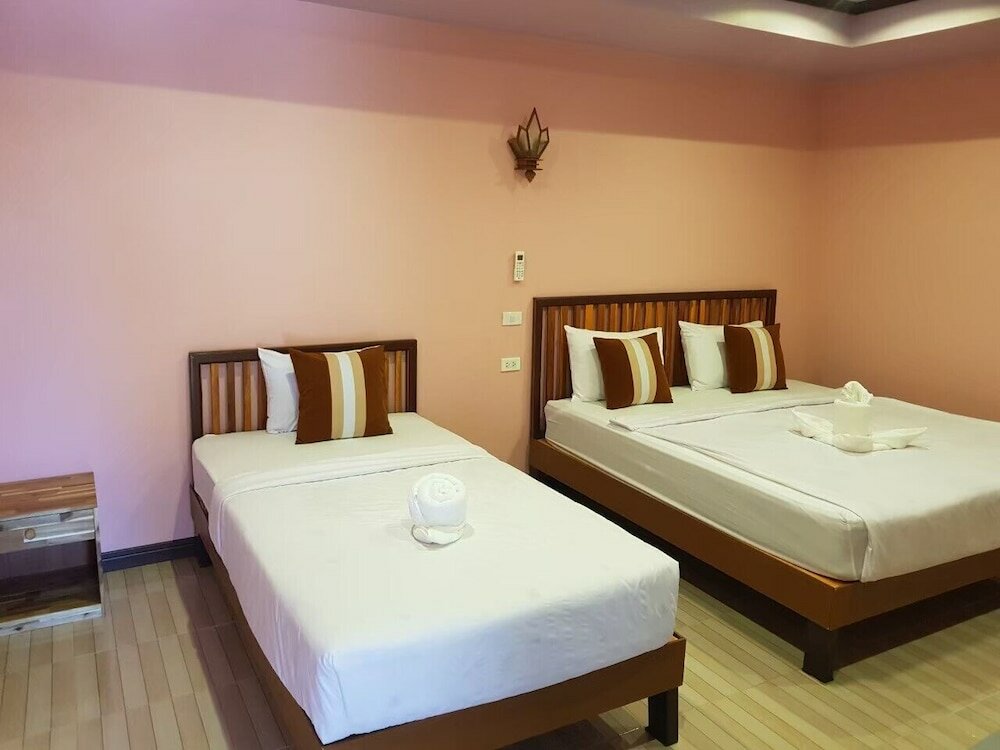 Фото Lampang Bouteak Resort