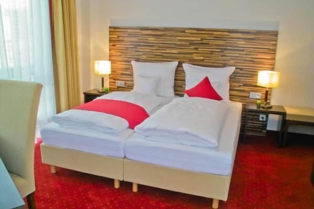 Фото Hib Hotel in Baesweiler