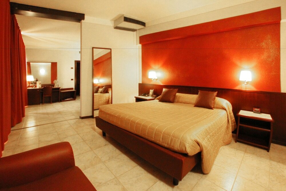 Фото Hotel Forum