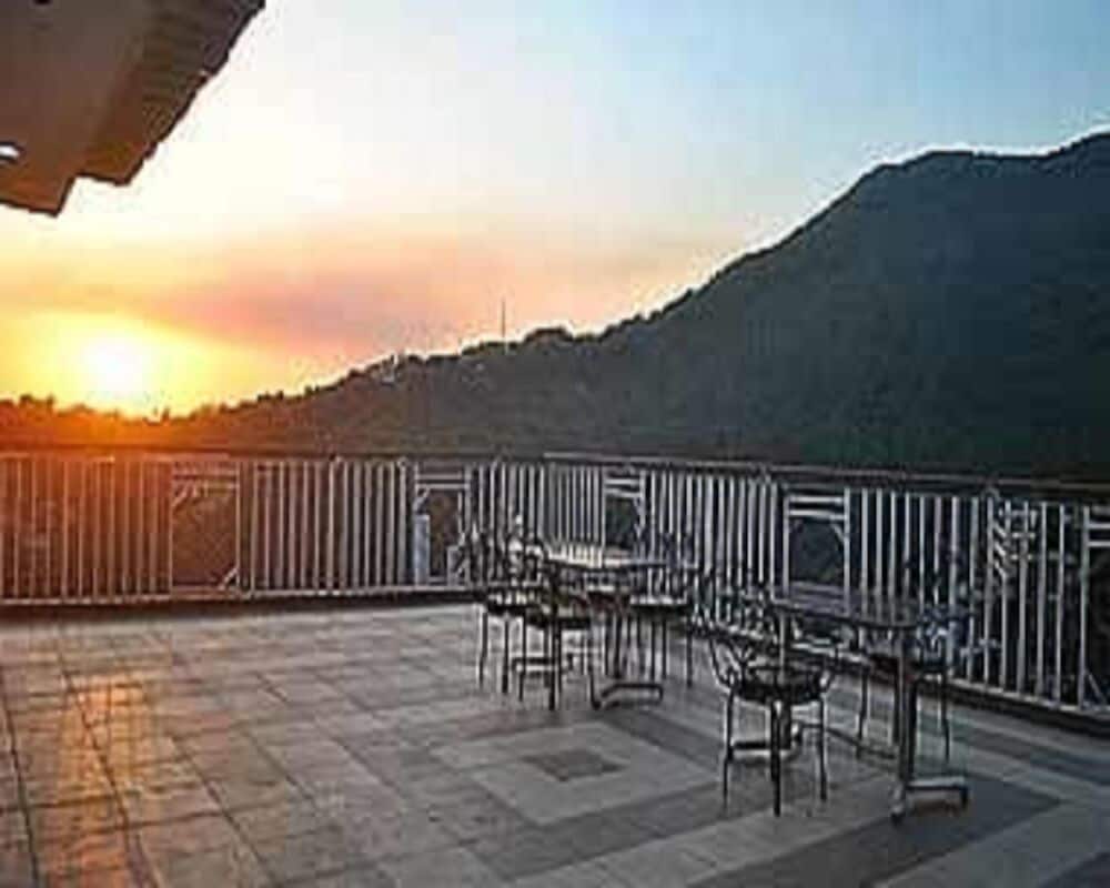 Фото Hotel Sapphire Mcleodganj