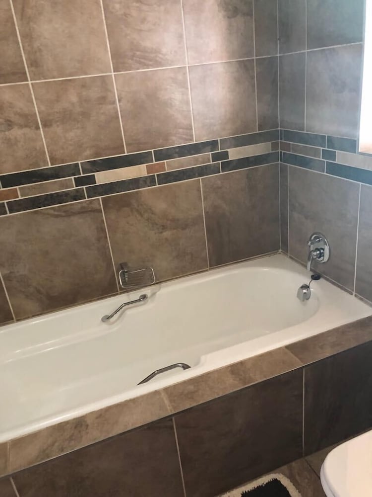 Фото Khuvena Guest House