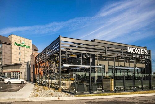 Гостиница Sandman Hotel Hamilton