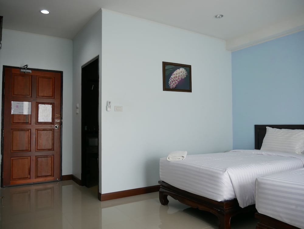 Фото Baandoungkamol Hotel