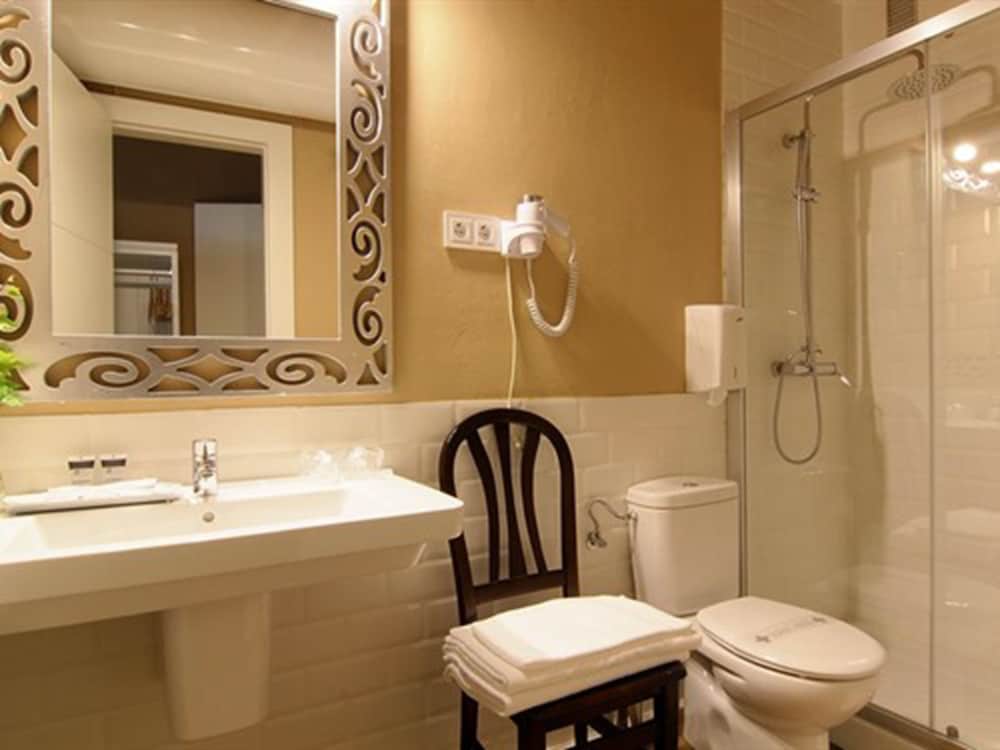 Фото Hostal los Castañuelos