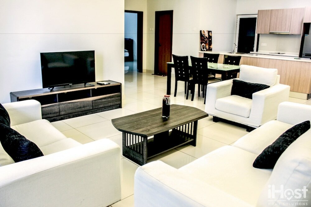 Фото Royal Regent Condominium by iHost