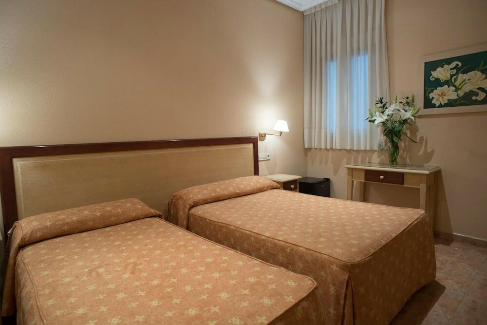 Фото Hostal Bianco