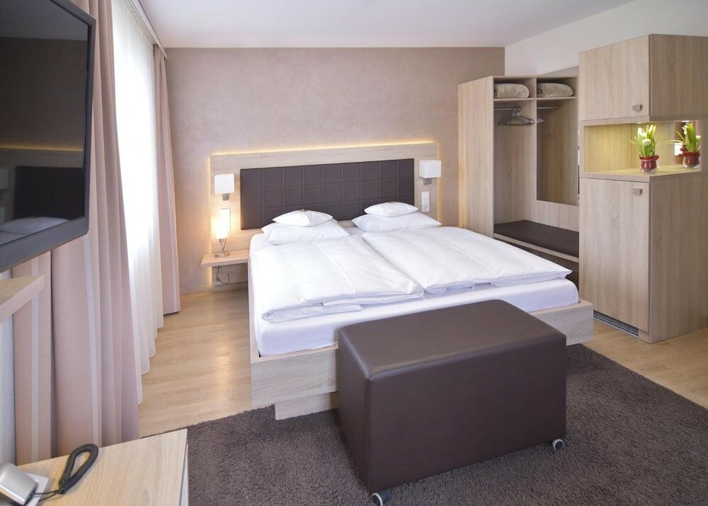 Фото Hotel - Restaurant Hirsch