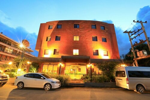 Гостиница Pin Hotel в Лампанге