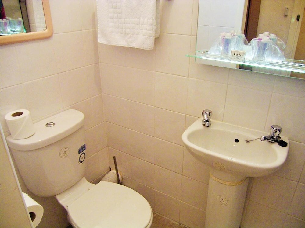 Фото The Ellesmere Hotel