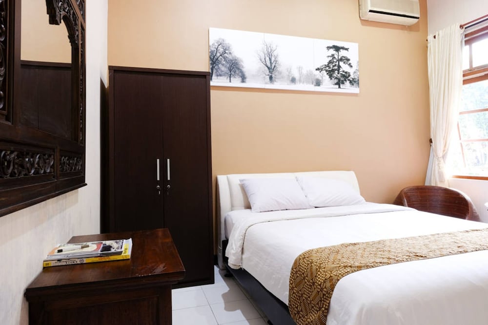 Фото Griya Yunika Homestay