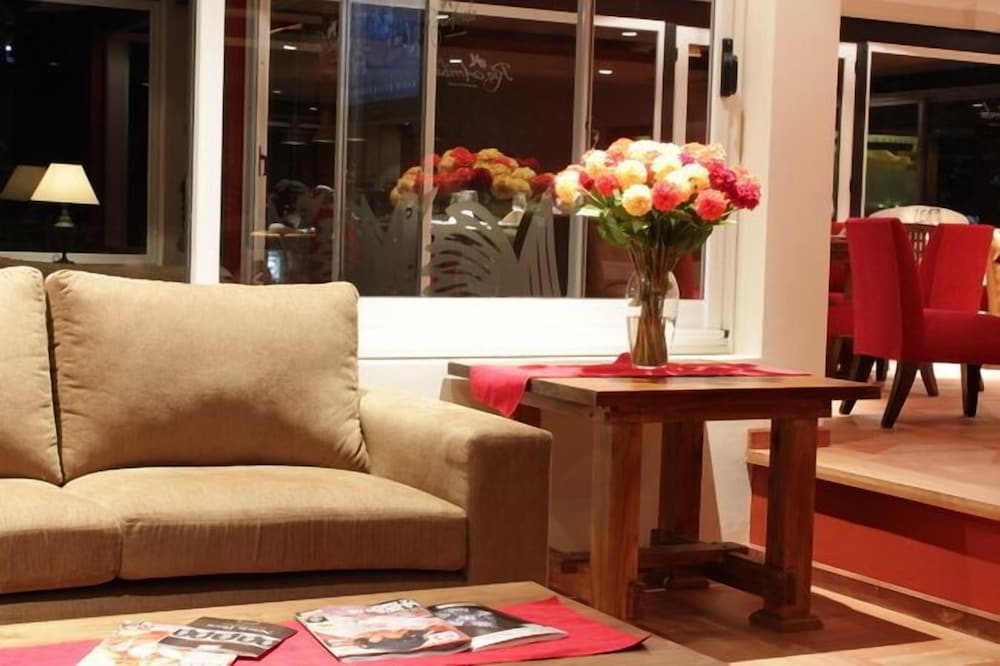 Фото Rio Arriba Suites Apartments y Resto