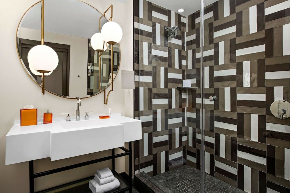 Фото The Troubadour Hotel New Orleans, Tapestry Collection by Hilton