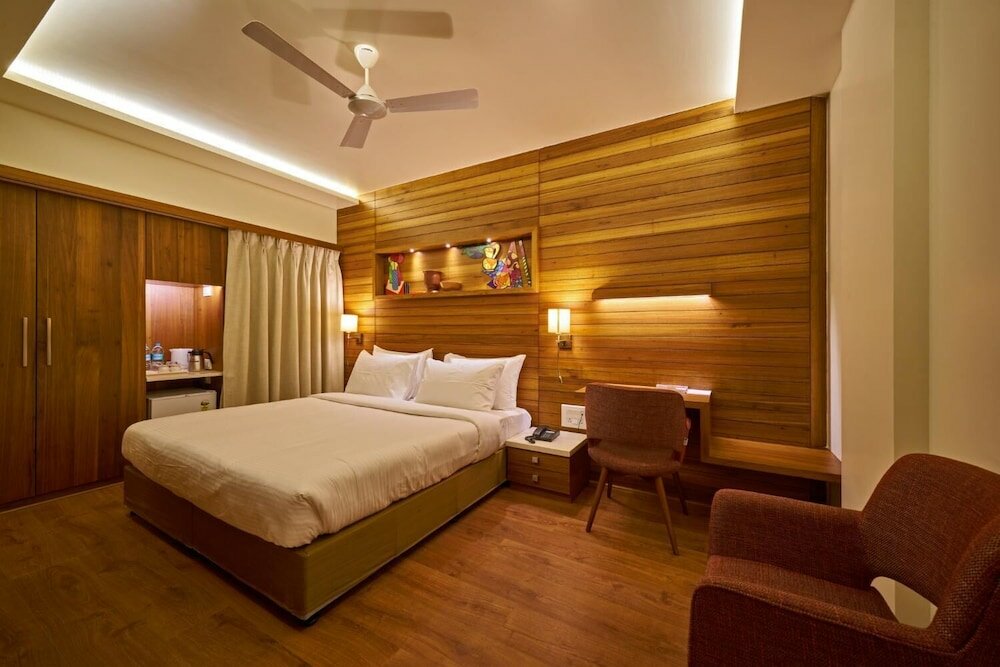Фото Hotel Atharv