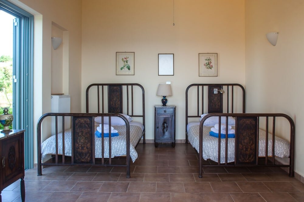 Фото Absolute Villa by Stylish Stays