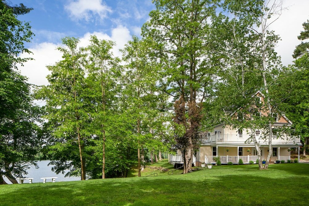 Фото Lakehouse Inn