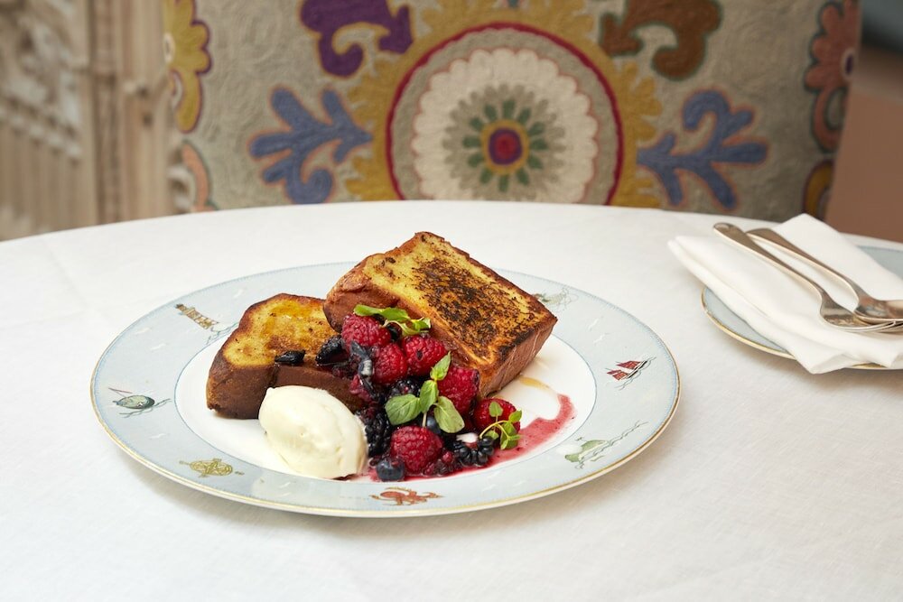 Фото The Whitby Hotel