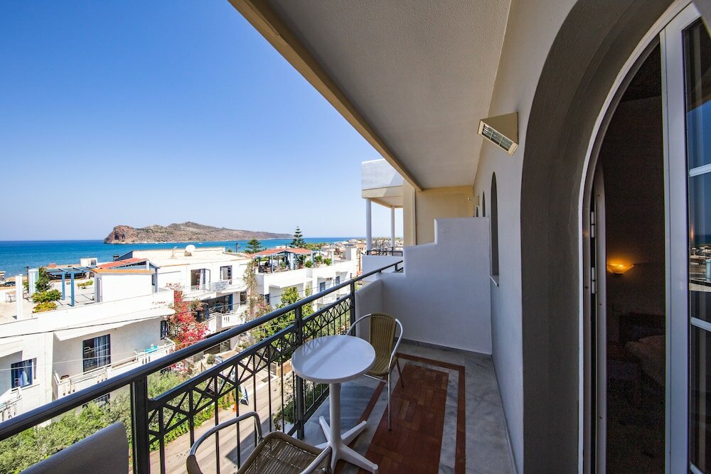 Фото Manias Hotel Apartments