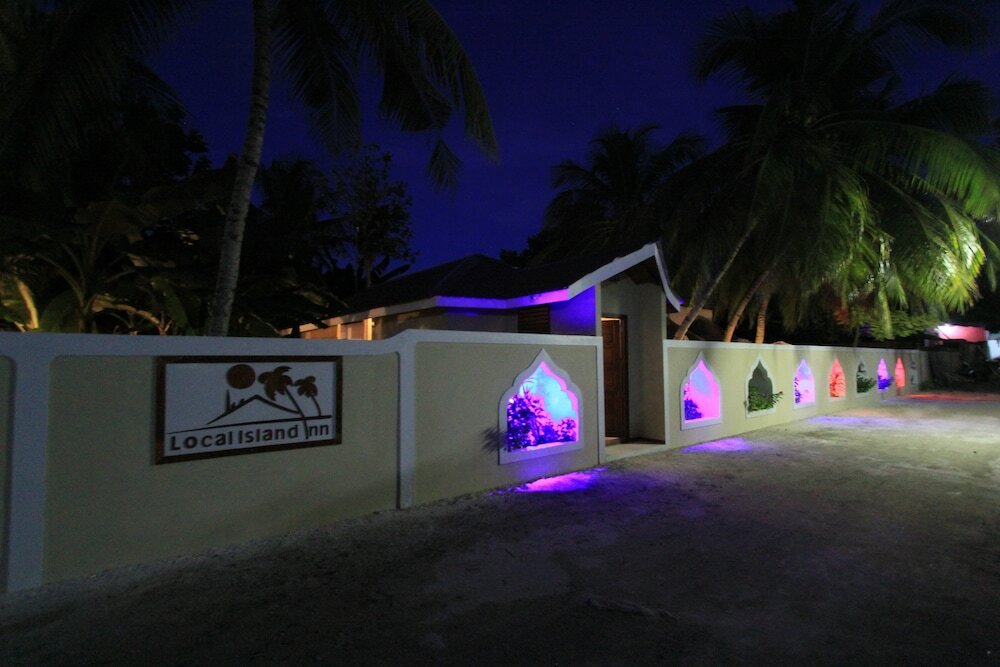 Фото Local Island Inn