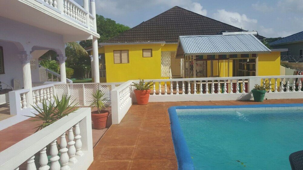 Фото Ocho Rios Pimento Villas