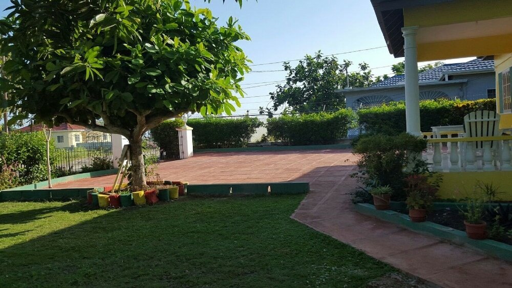 Фото Ocho Rios Pimento Villas