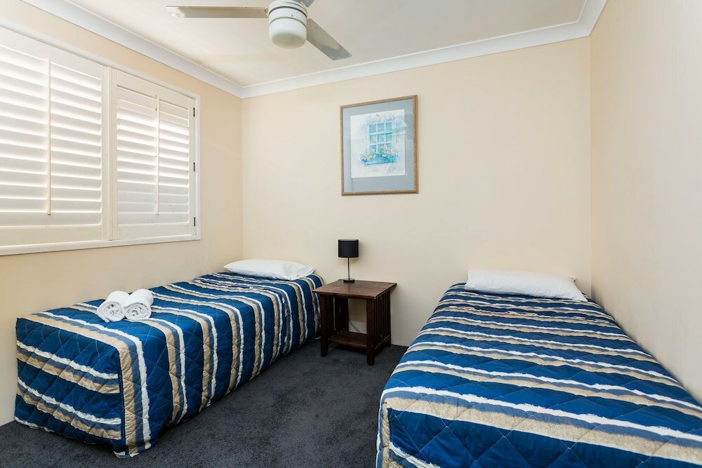 Фото Burleigh Point Holiday Apartments