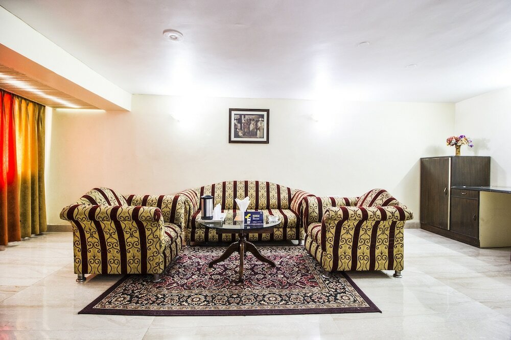 Фото FabHotel Mayfair Inn