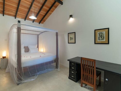 Гостиница Blue Parrot Beach Villa