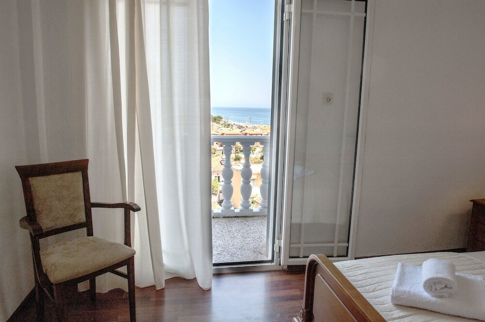 Фото Golden Beach Agiocampos Hotel