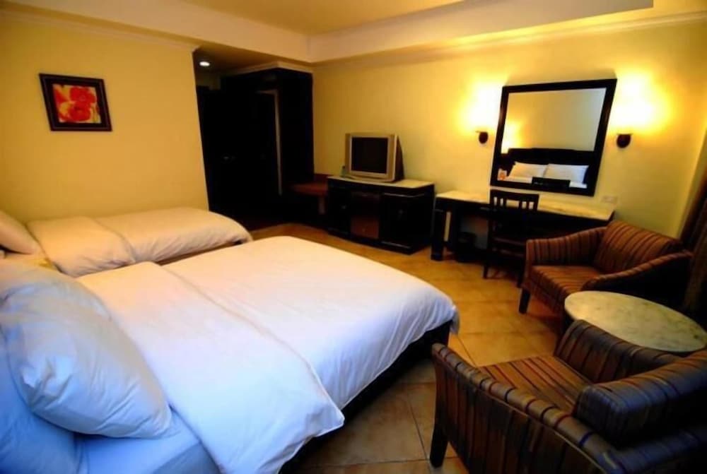 Фото Mo2 Westown Hotel Bacolod - Downtown