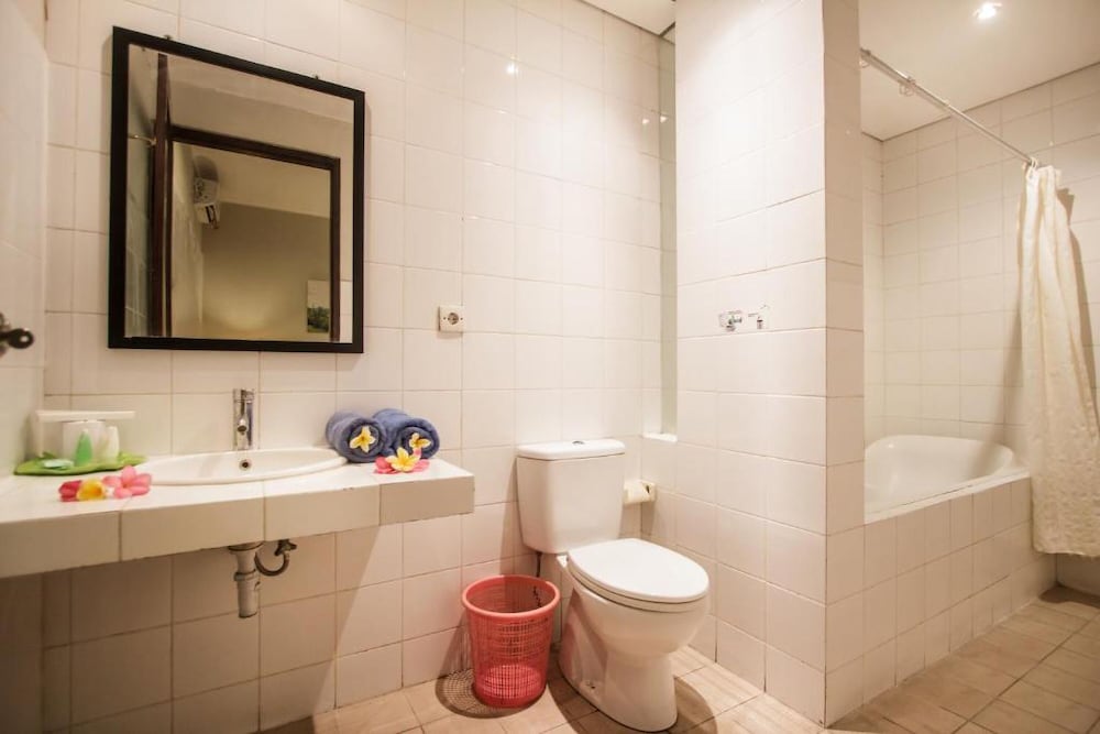 Фото Legian Village Hotel