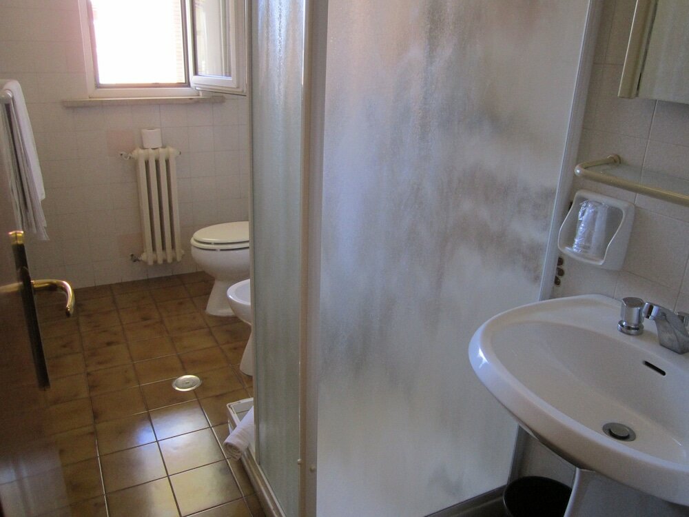 Фото Tourist Hotel