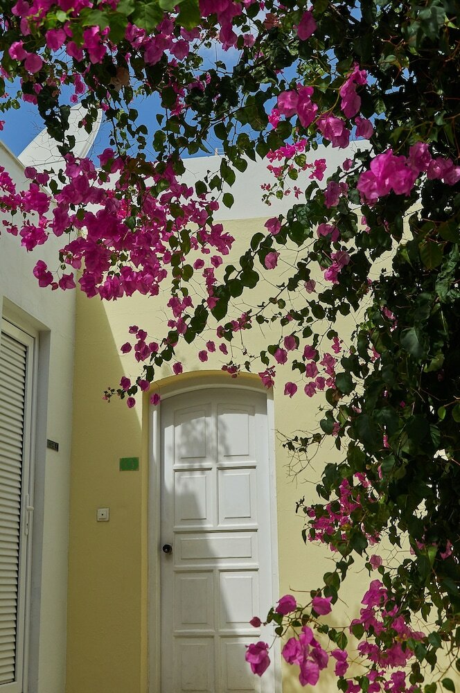 Фото Troulis Aparthotel