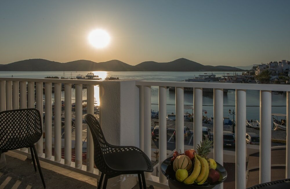 Фото Kalypso Suites Hotel