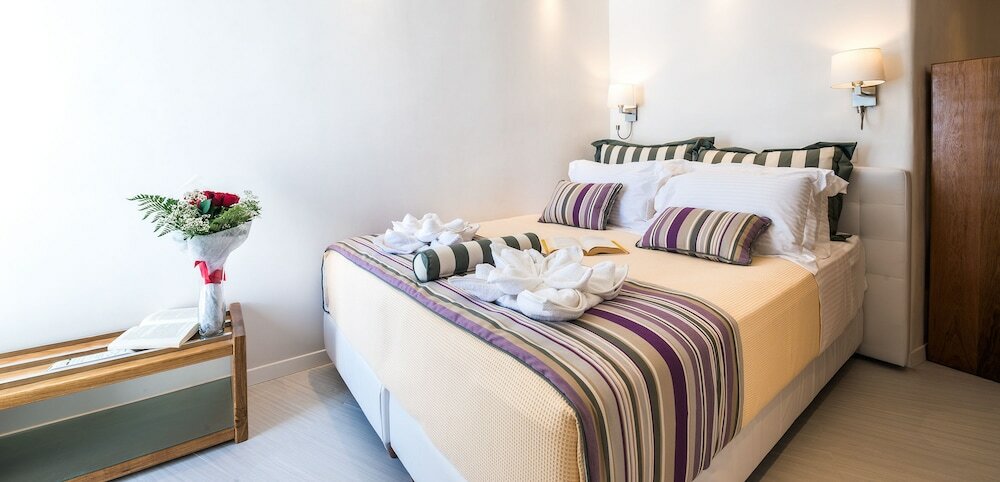 Фото Elite Luxury Suites