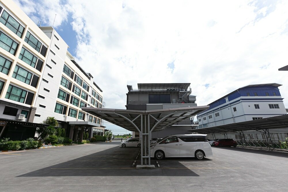 Фото Grand Ratchapruek Hotel