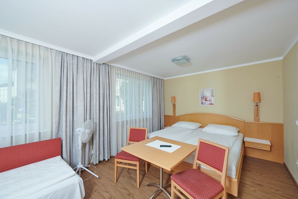 Фото Hotel Ganslhof