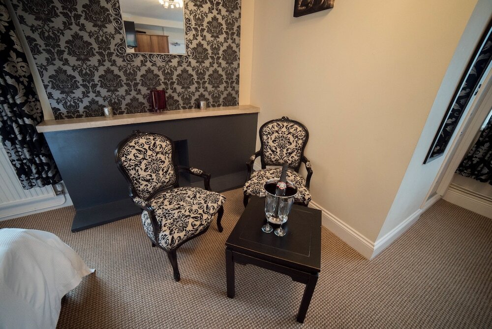 Фото Red Mullions Guest House