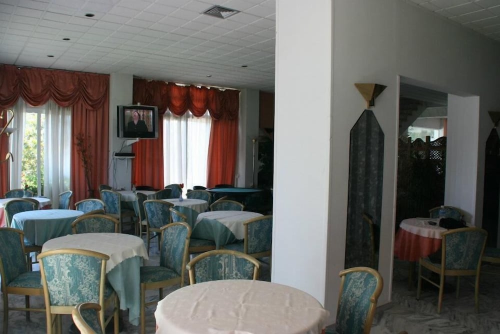 Фото Batis Hotel