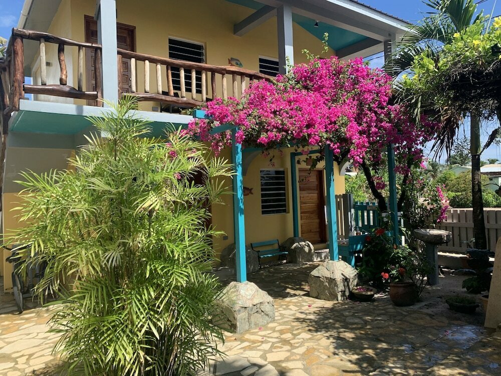 Hotel All Seasons Guest House, Belize, photo