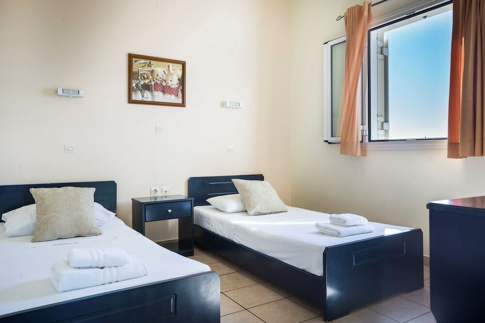 Фото Marias Garden Apartments